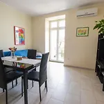 Andres Apartament *